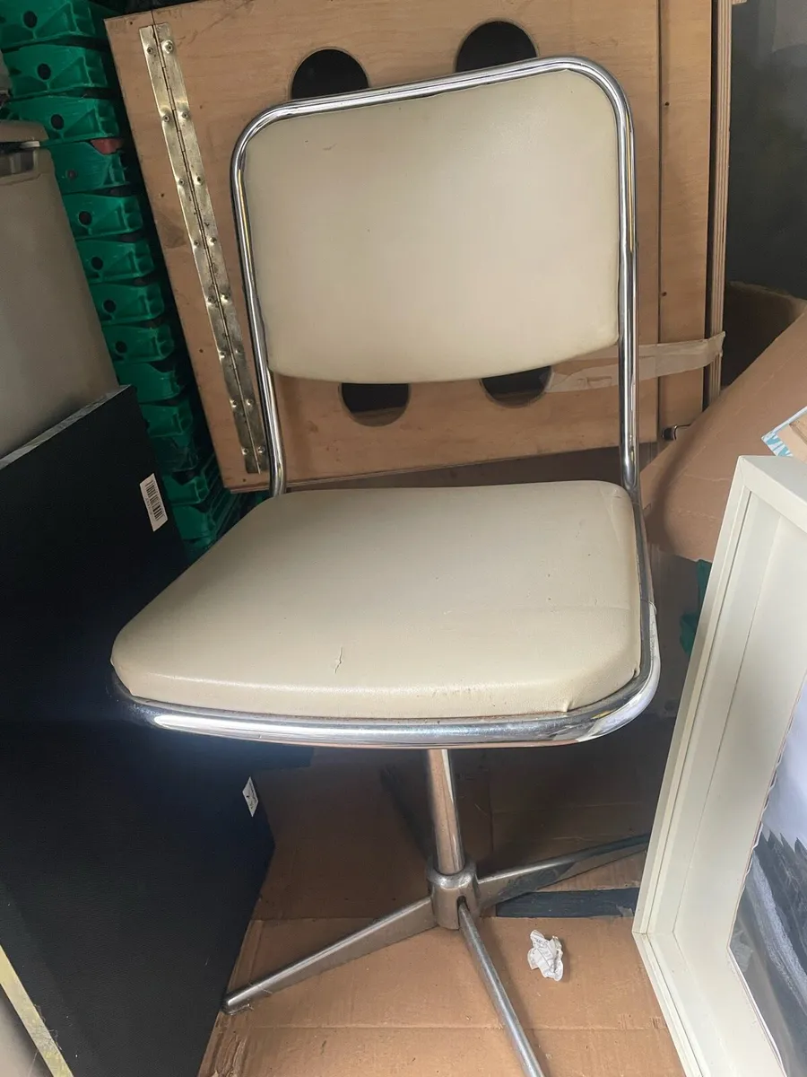 Vintage swivel chair - Image 1