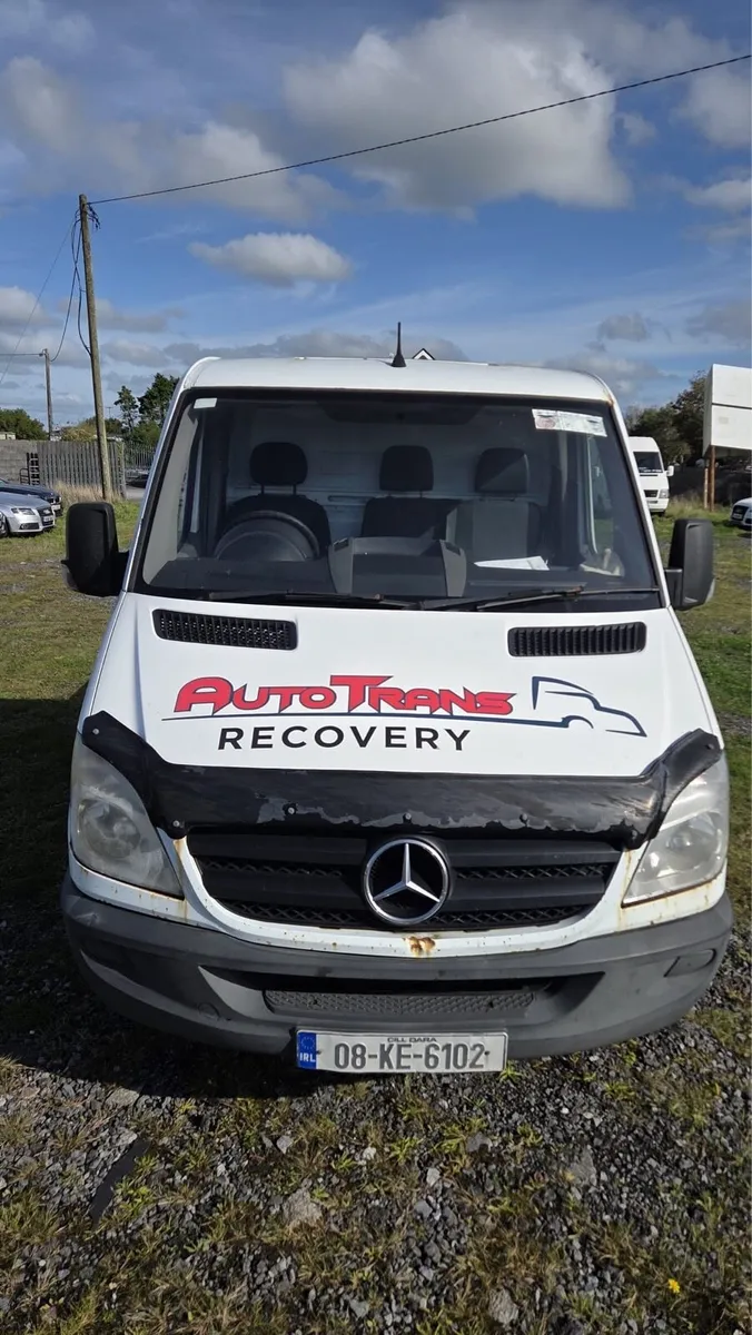 2008 Mercedes Sprinter Recovery Truck - Image 3