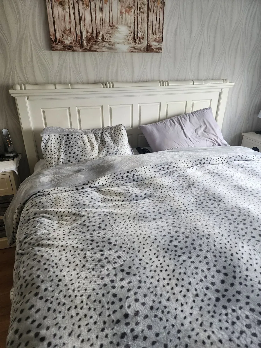 Super kingsize bed frame - Image 3
