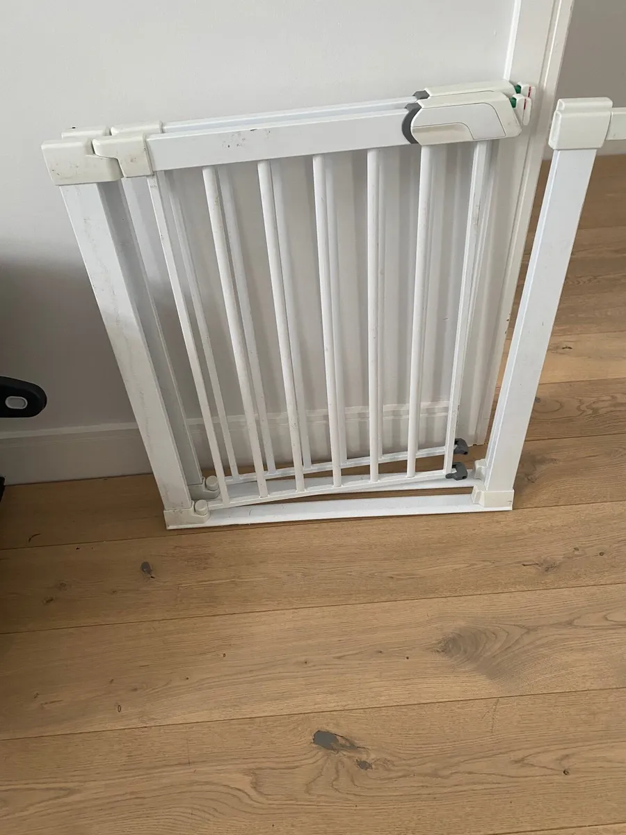 Baby equipment - Image 1