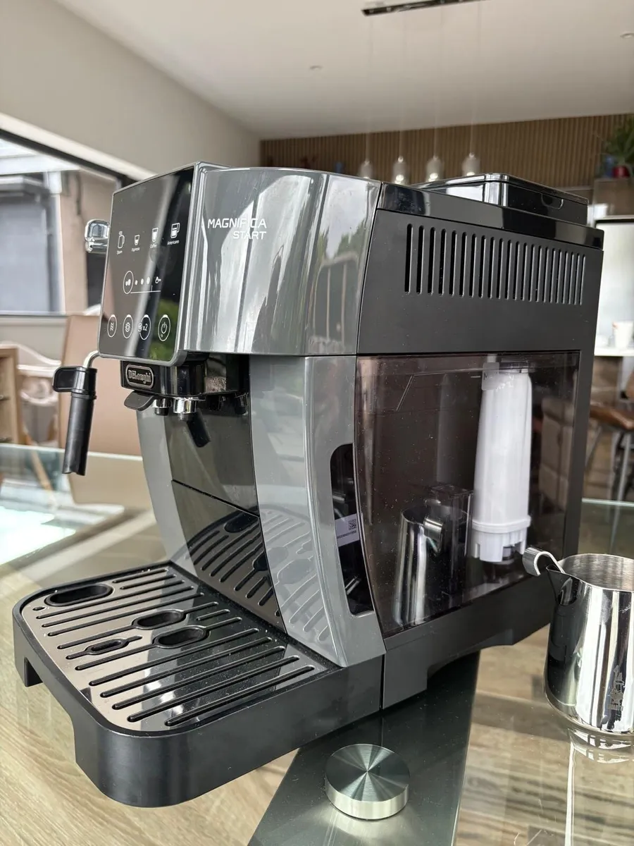 DēLonghi coffee machine - Image 3