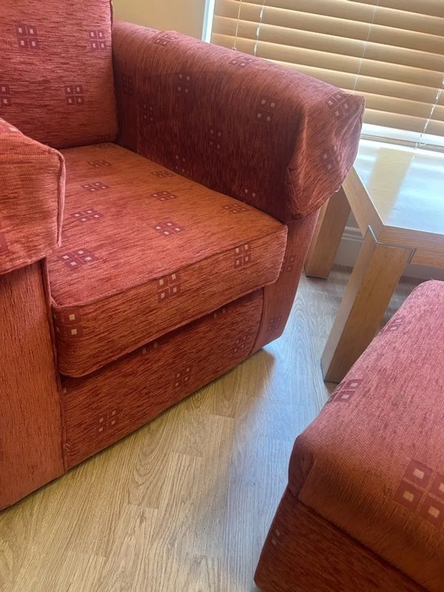 3 piece suite (sofa bed) - Image 3