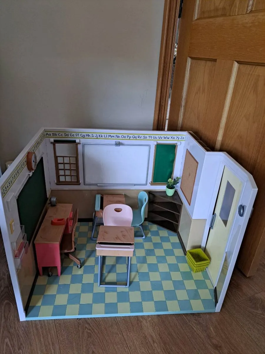 Doll house - Image 4