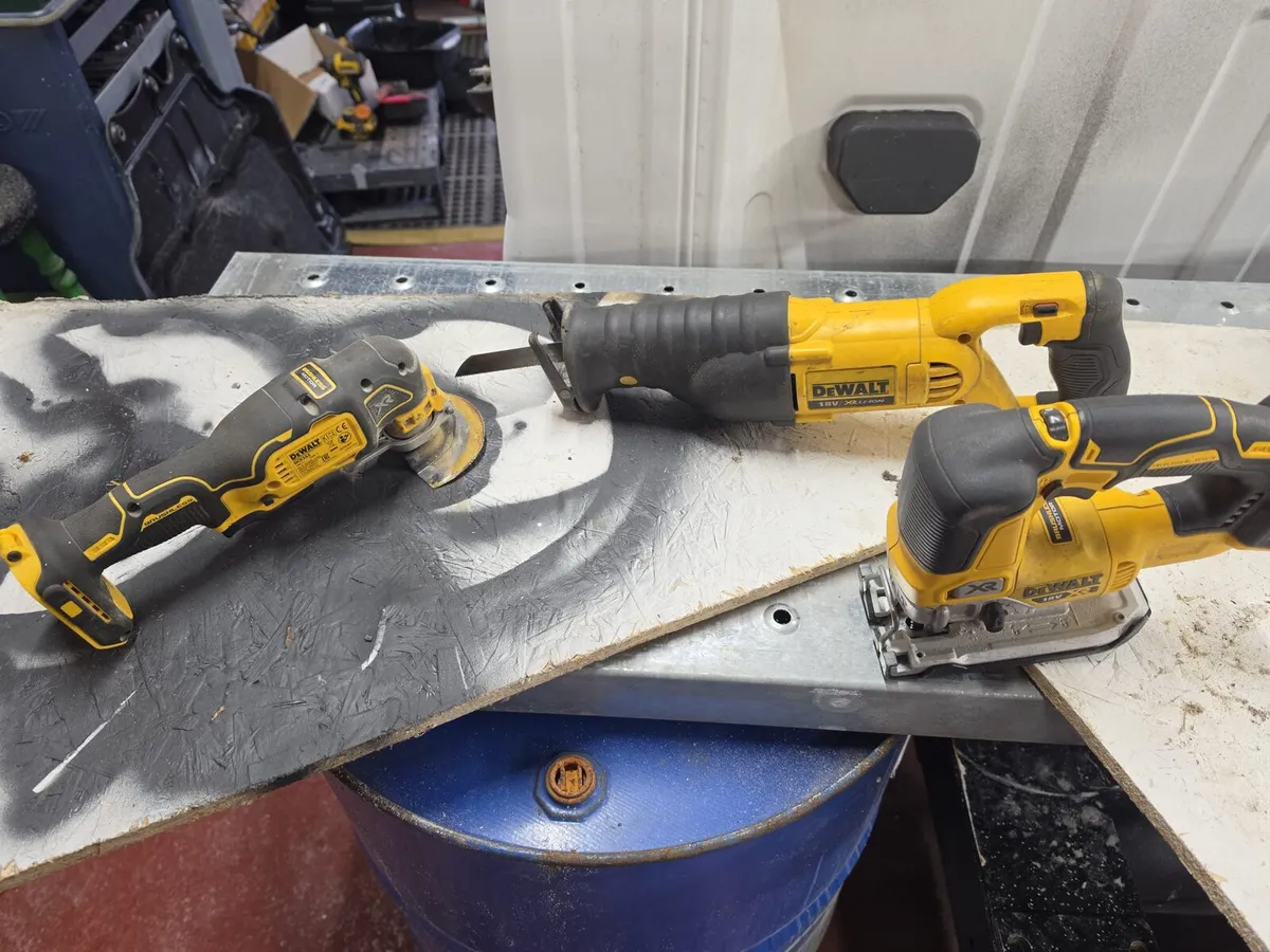 DeWalt 18V reciprocating saw bare tool multitool