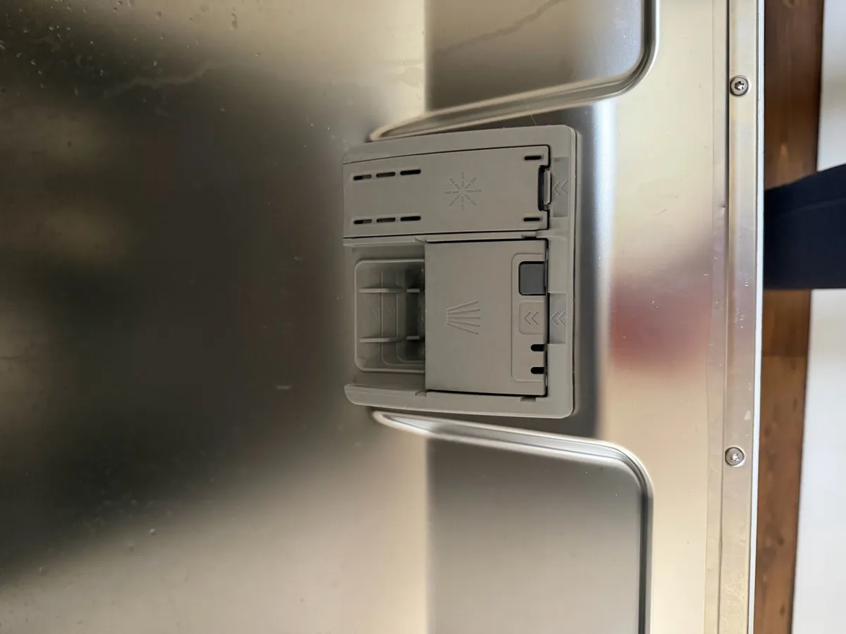 Dishwasher - Image 4