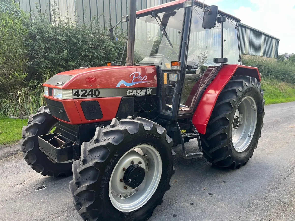 Case IH 4240 Pro - Image 2