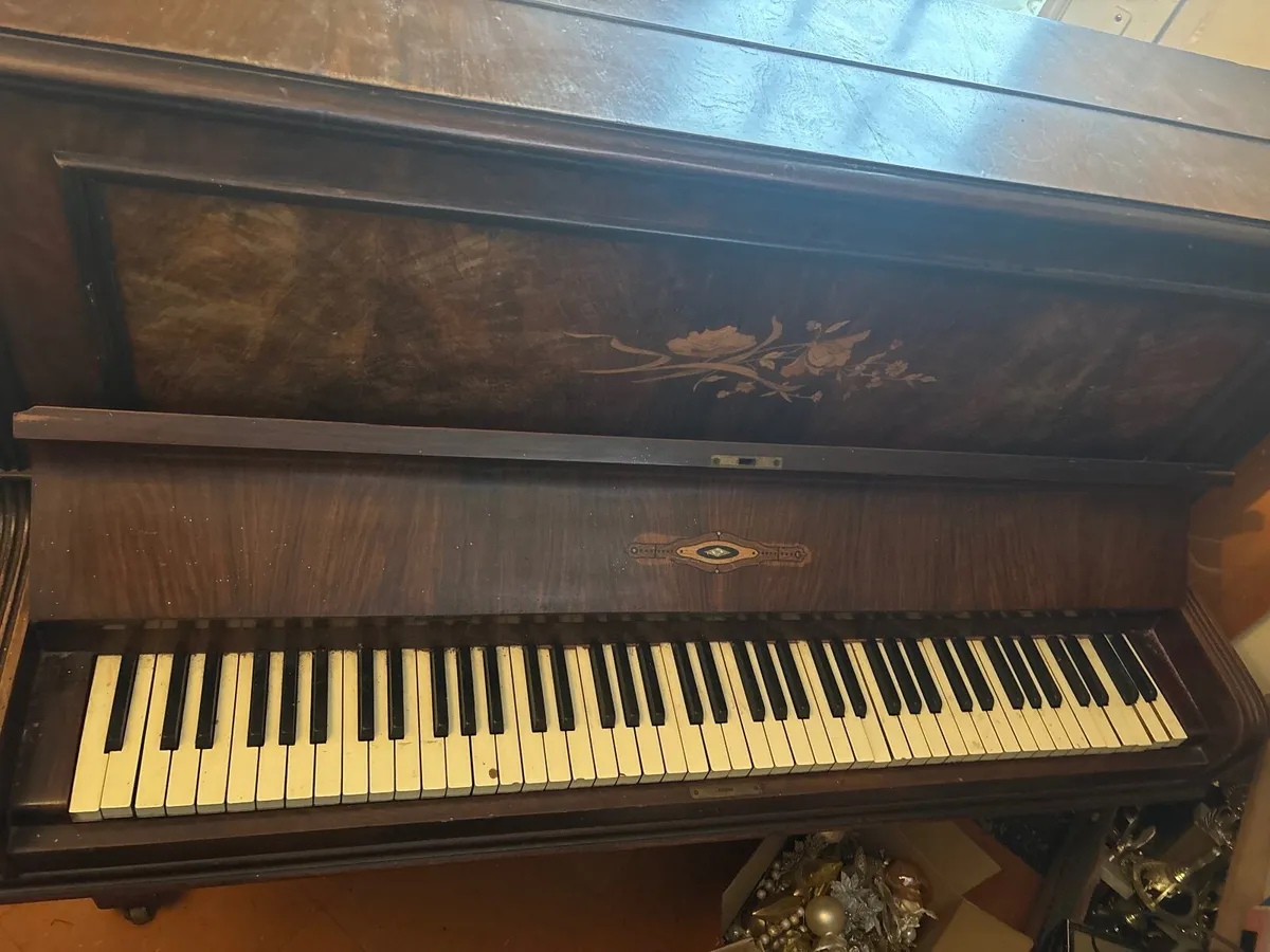 Piano - Image 1