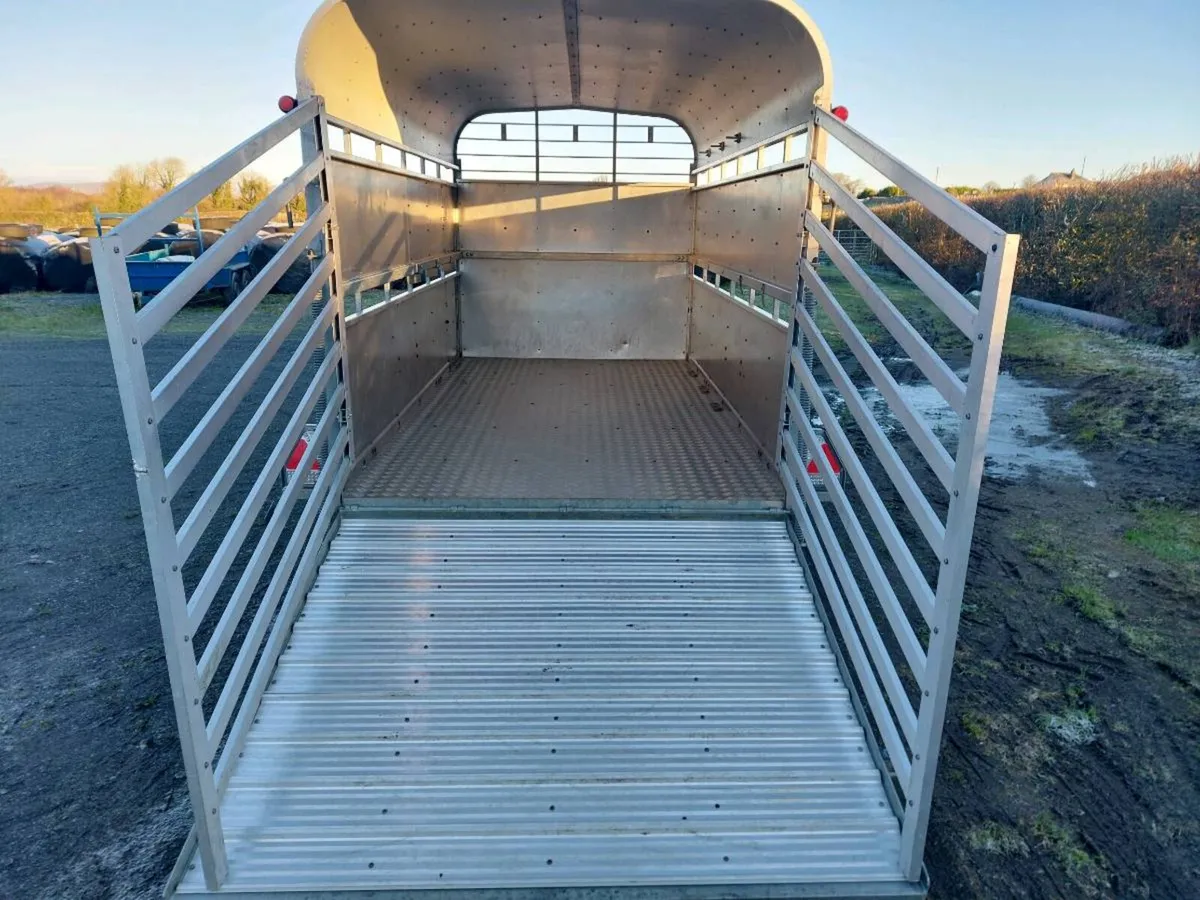 Crooks Livestock Trailer - Image 2