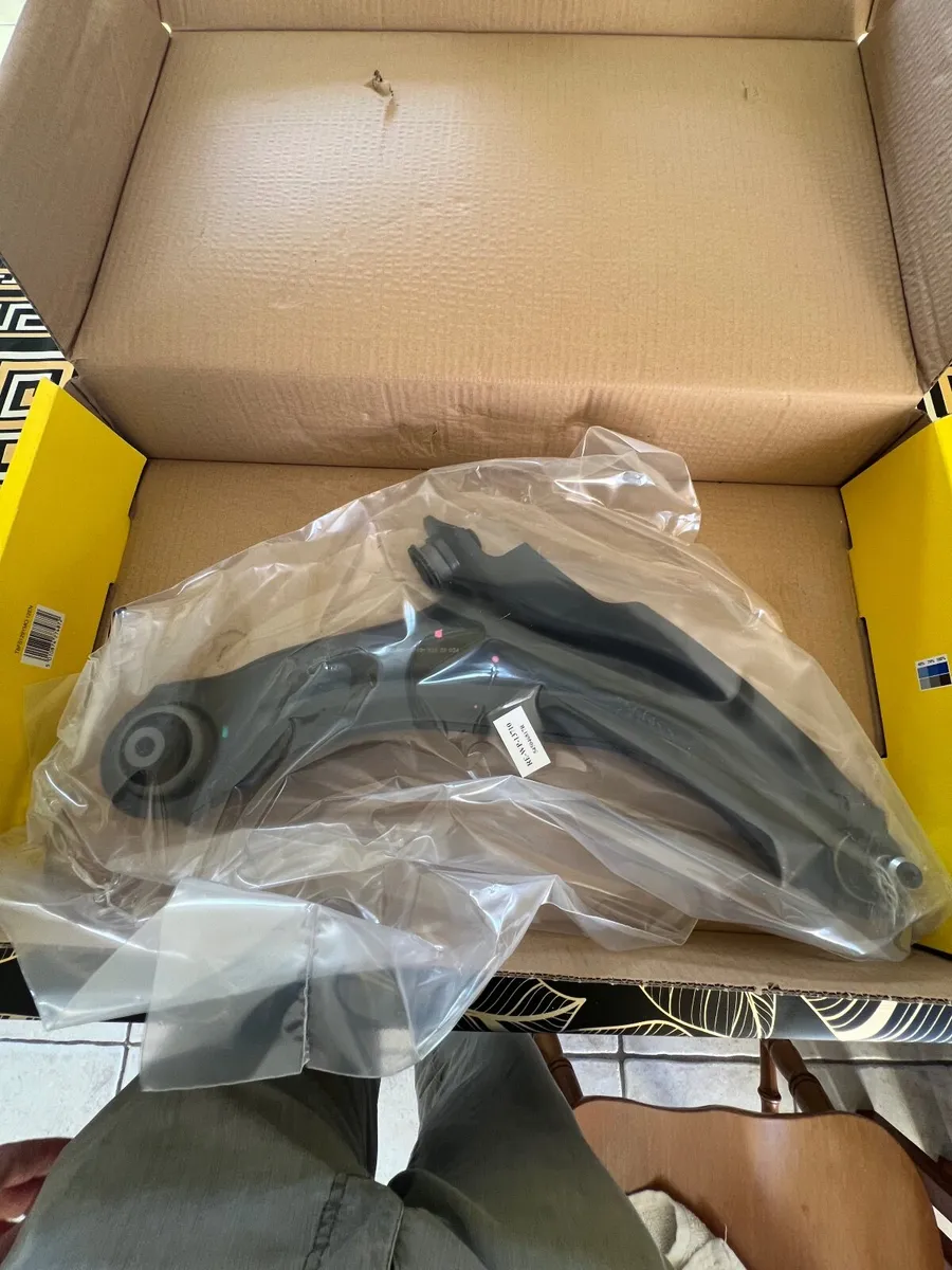New MOOG Front Lower Control Arms - Renault Megane - Image 4