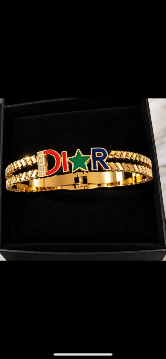 Bracelet
