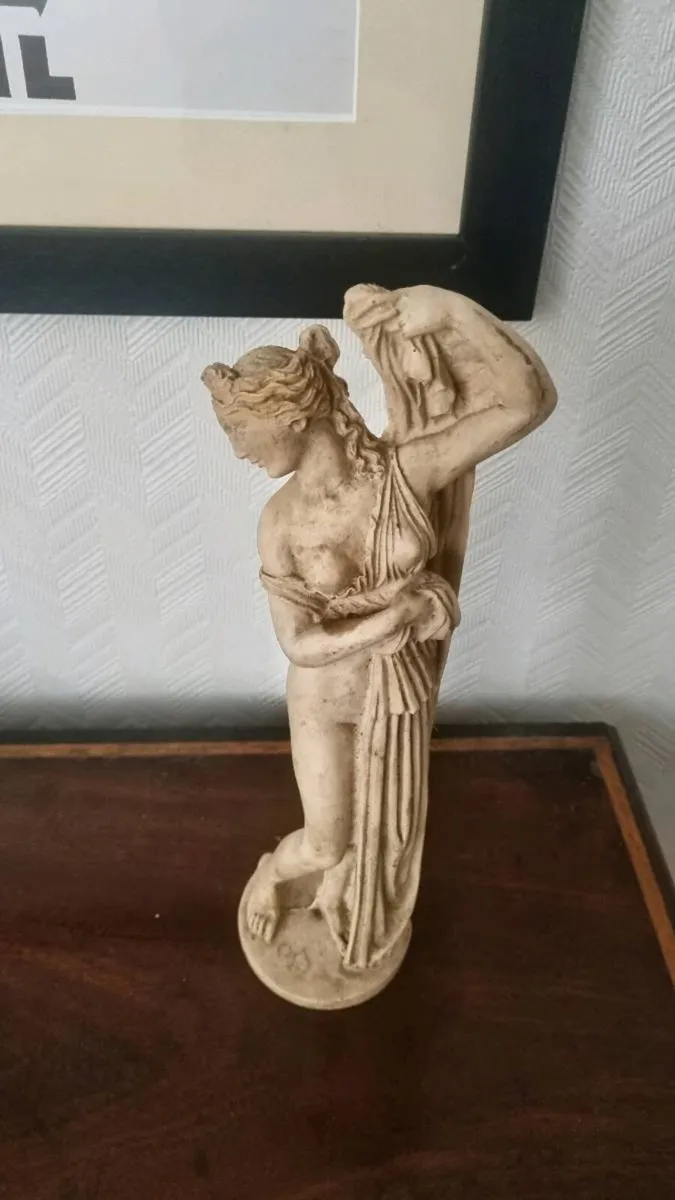 Vintage Venus Aphrodite Statue - Image 2