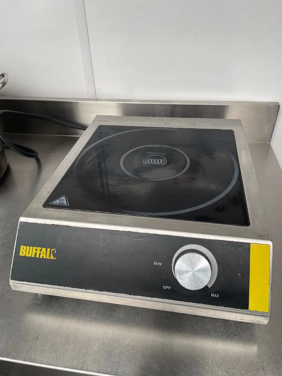 Commercial Induction hob Buffalo 3kW - Image 1