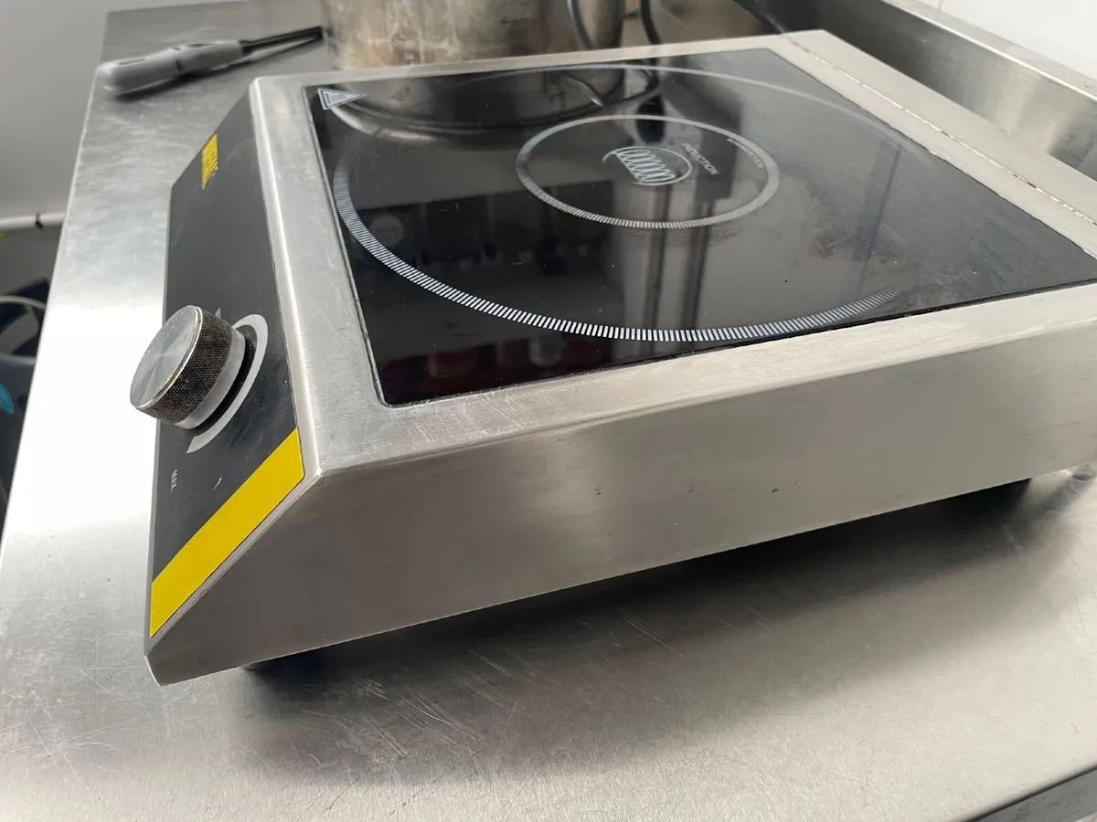 Commercial Induction hob Buffalo 3kW - Image 2