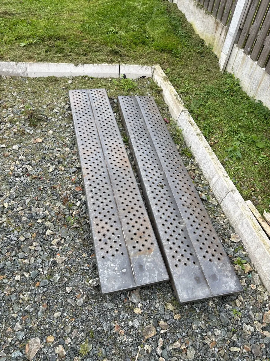 Trailer ramps