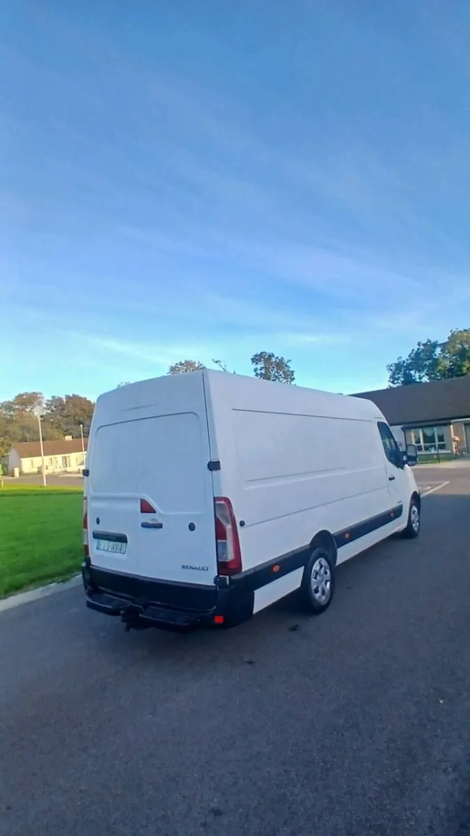 2011 Renault master crvt 9/27 tax 10/26 - Image 4