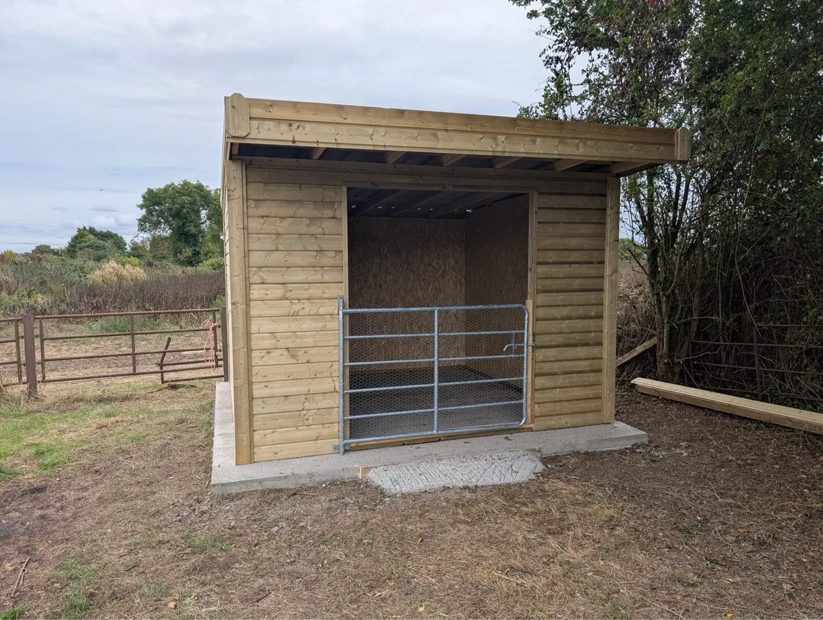Stables barns Tackroom’s Fieldshelters - Image 2