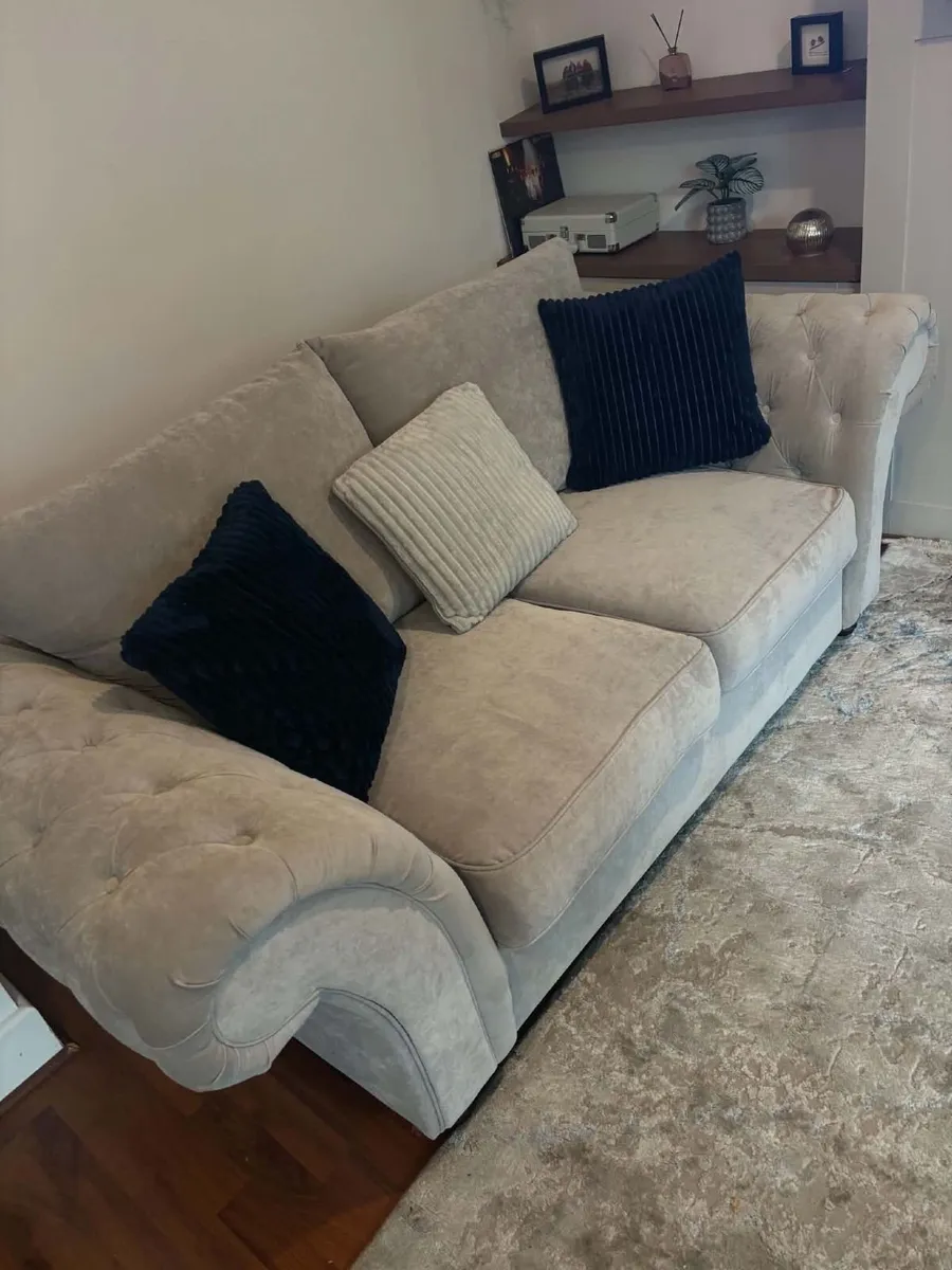 Couch 2 Seater Silver grey - Image 1