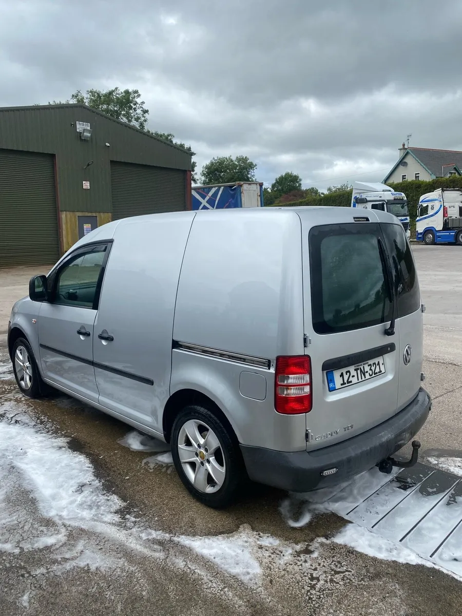 Volkswagen Caddy 1.6 - Image 4