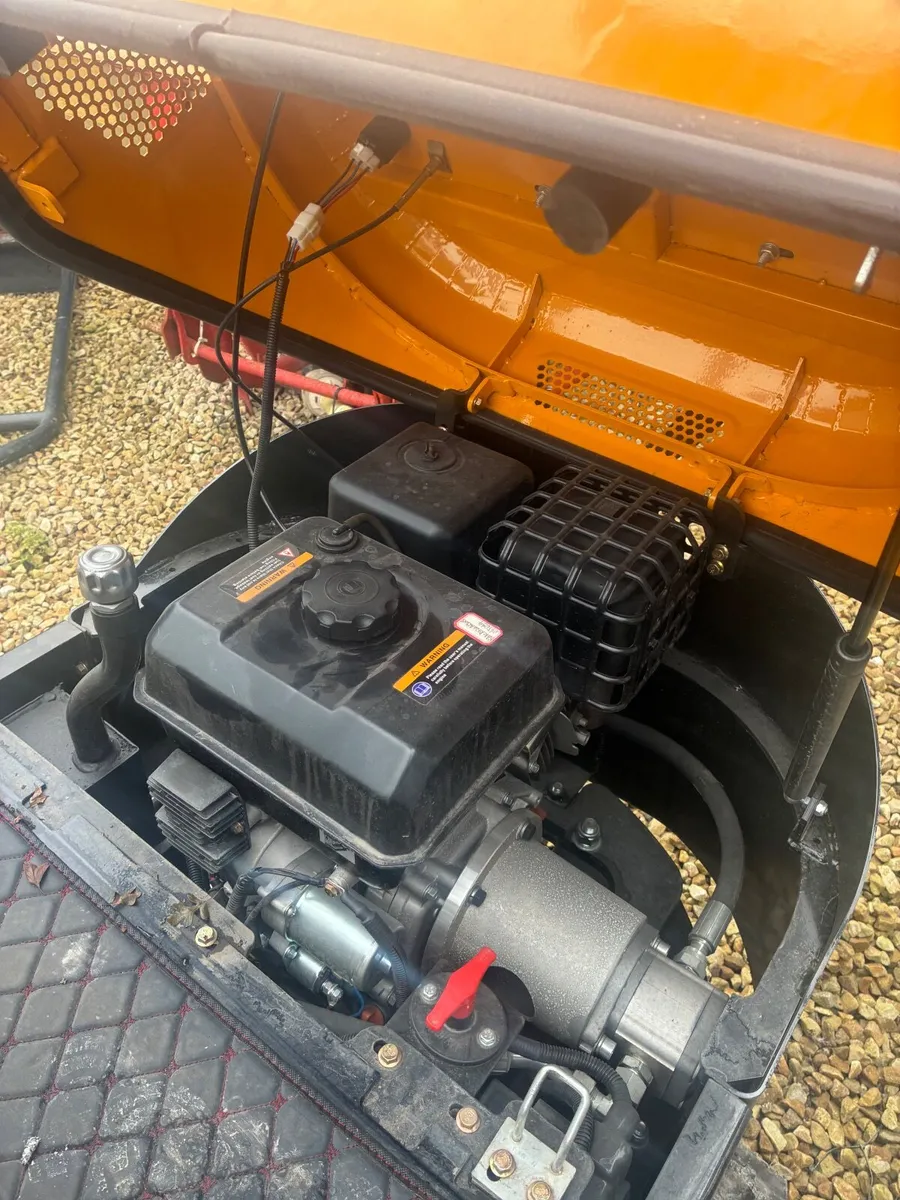 New 1 ton mini digger - Image 3