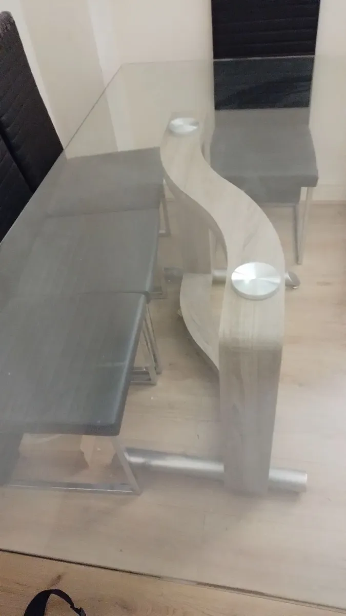 Dining table - Image 2