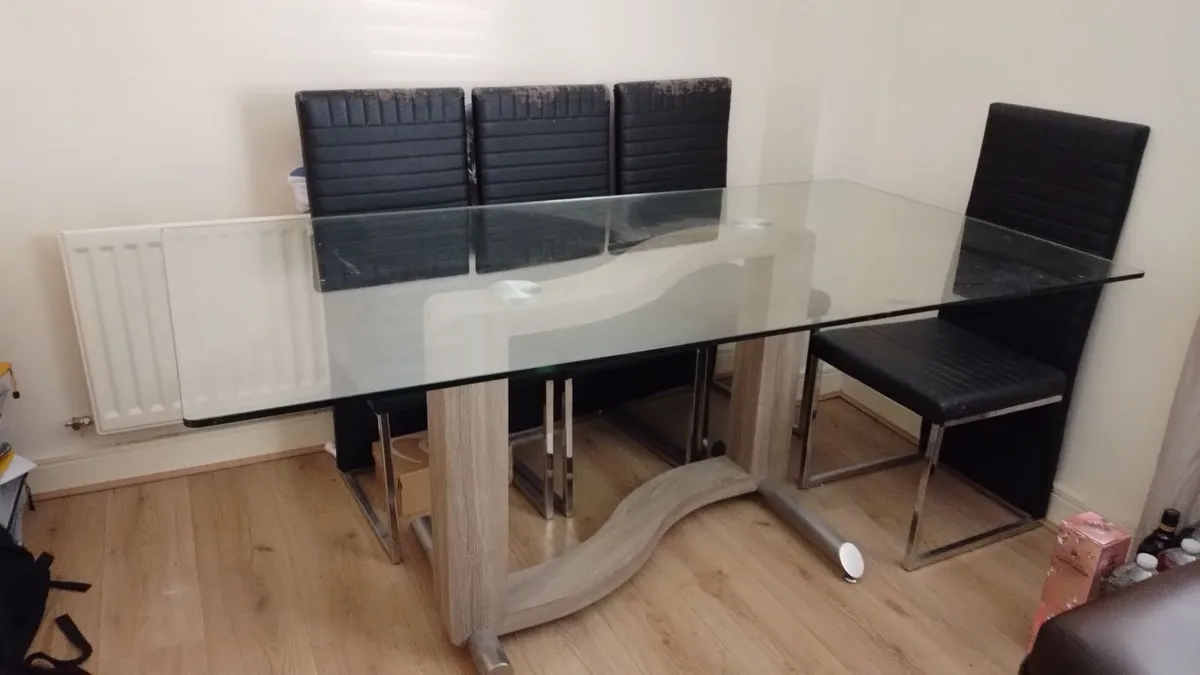 Dining table - Image 1
