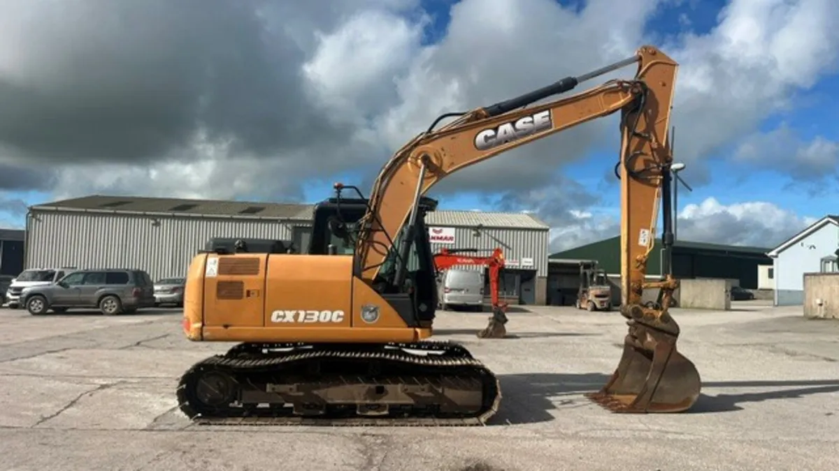 2015 Case CX 130 C - Image 3