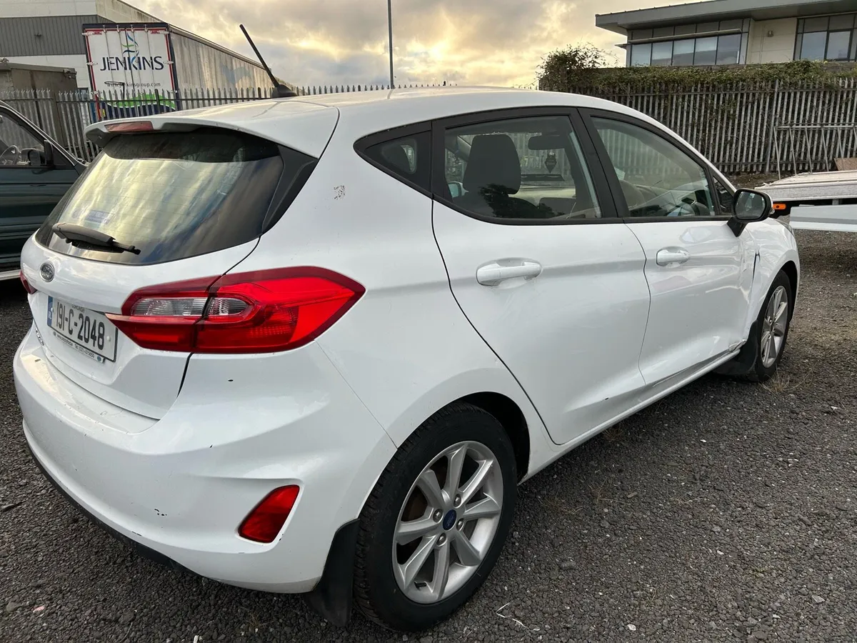 2019 ford fiesta - Image 4