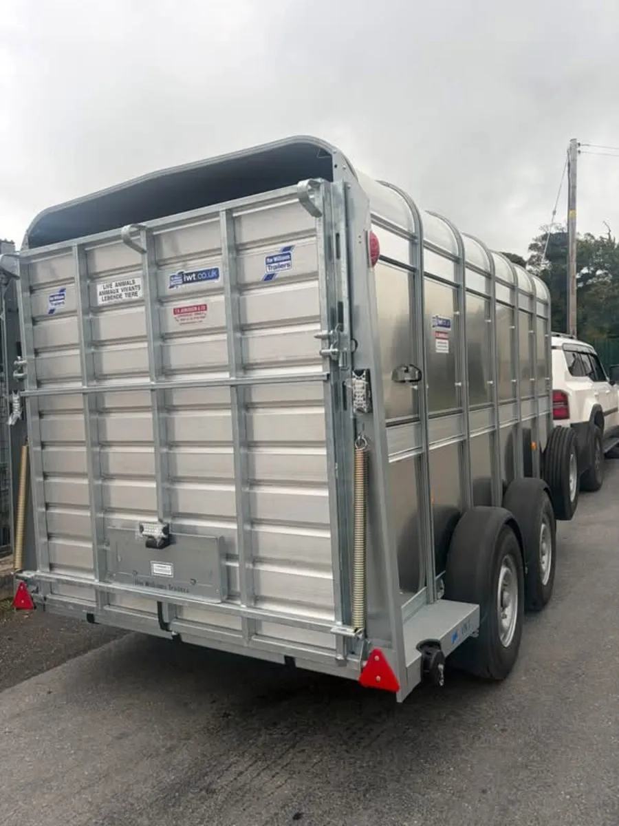 New 12 X6 slurry tank gate and LED lights - Image 2