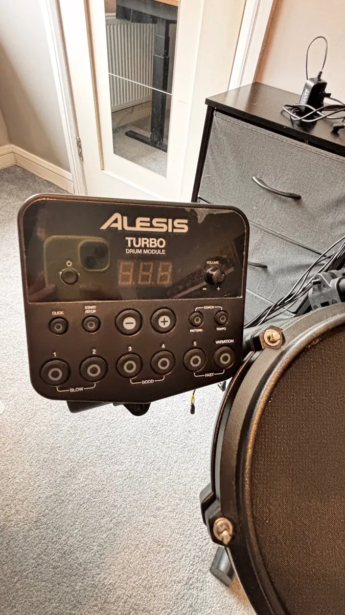 Alesis turbo mesh kit with drum throne - Image 3