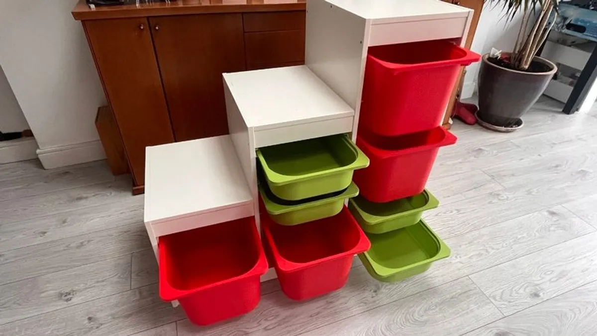 IKEA Trofast storage unit - white with red and green bins - Image 1