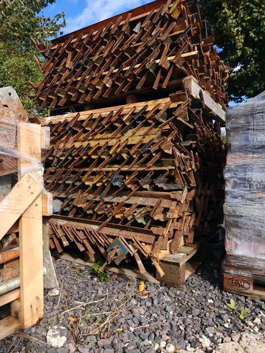 Large complete scaffolding package - Image 3