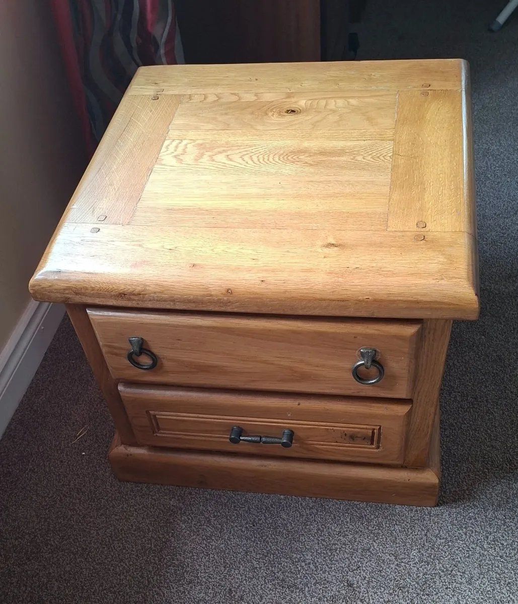 Light oak end table / lamp table - Image 2