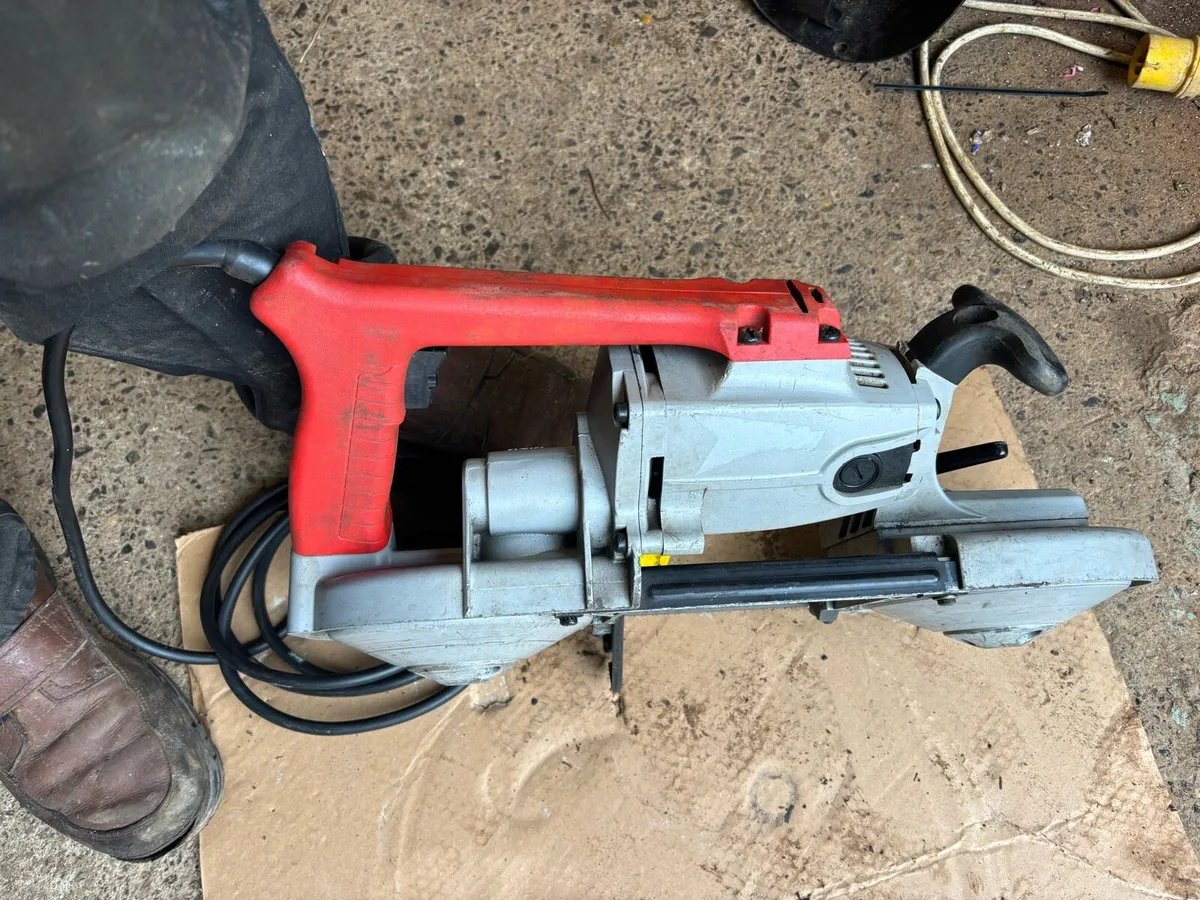 MILWAUKEE BANDSAW. 110V - Image 2