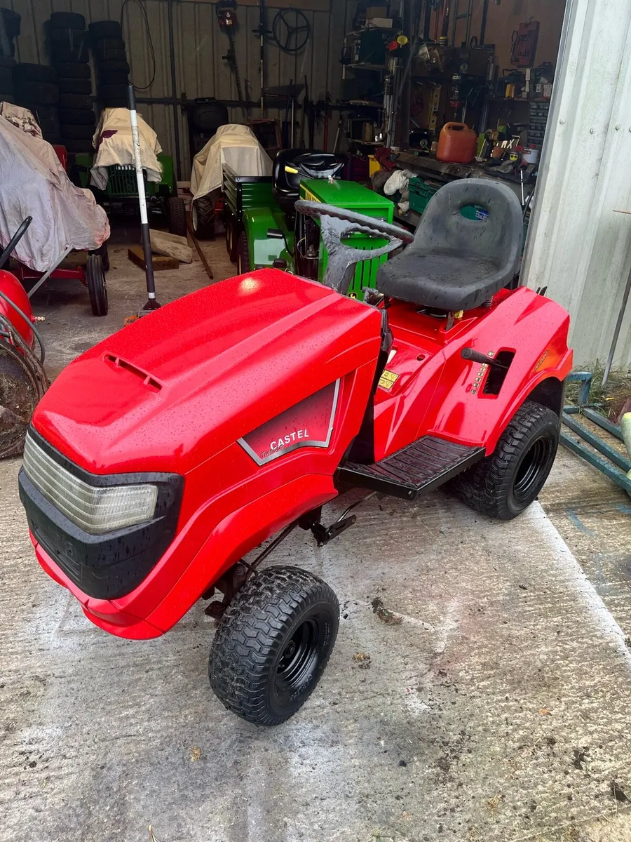 Ride on lawnmower - Image 1