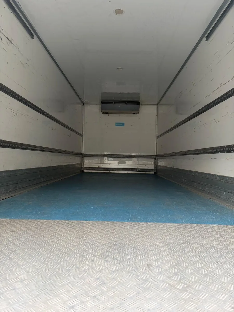 Volvo FL240 Fridge Body Rigid 2013 - Image 3