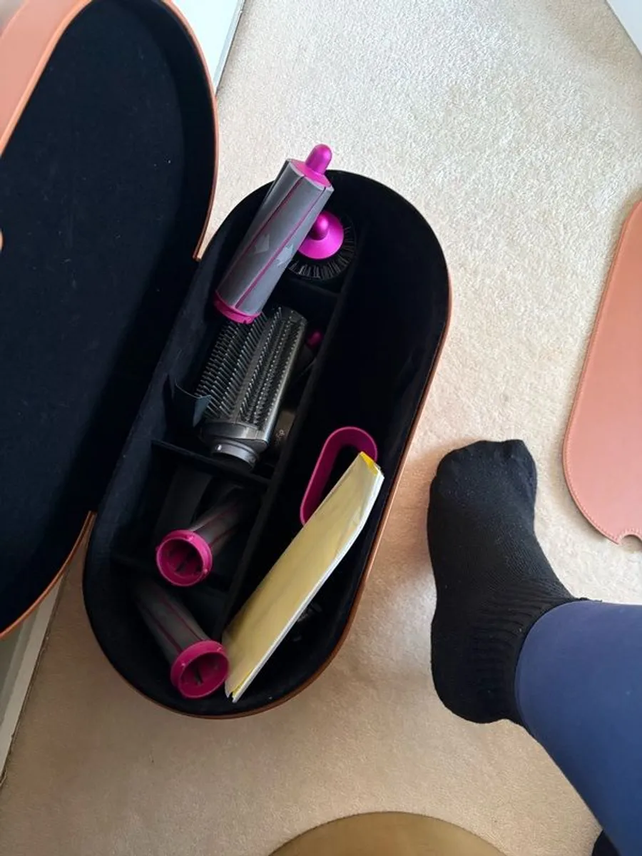 dyson - Image 2