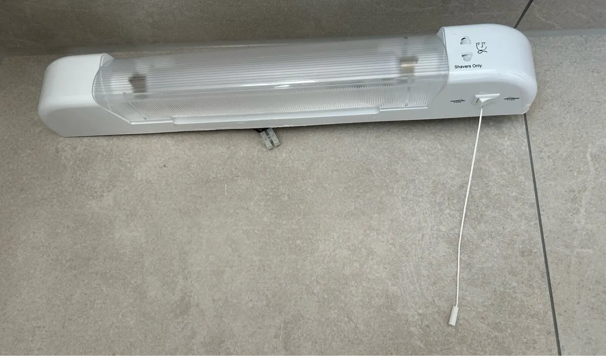 Bathroom light with shaver socket - Image 4