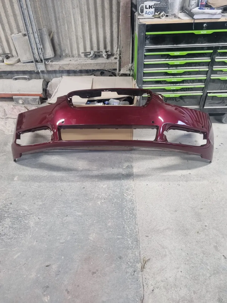 Jaguar front bumper - Image 1