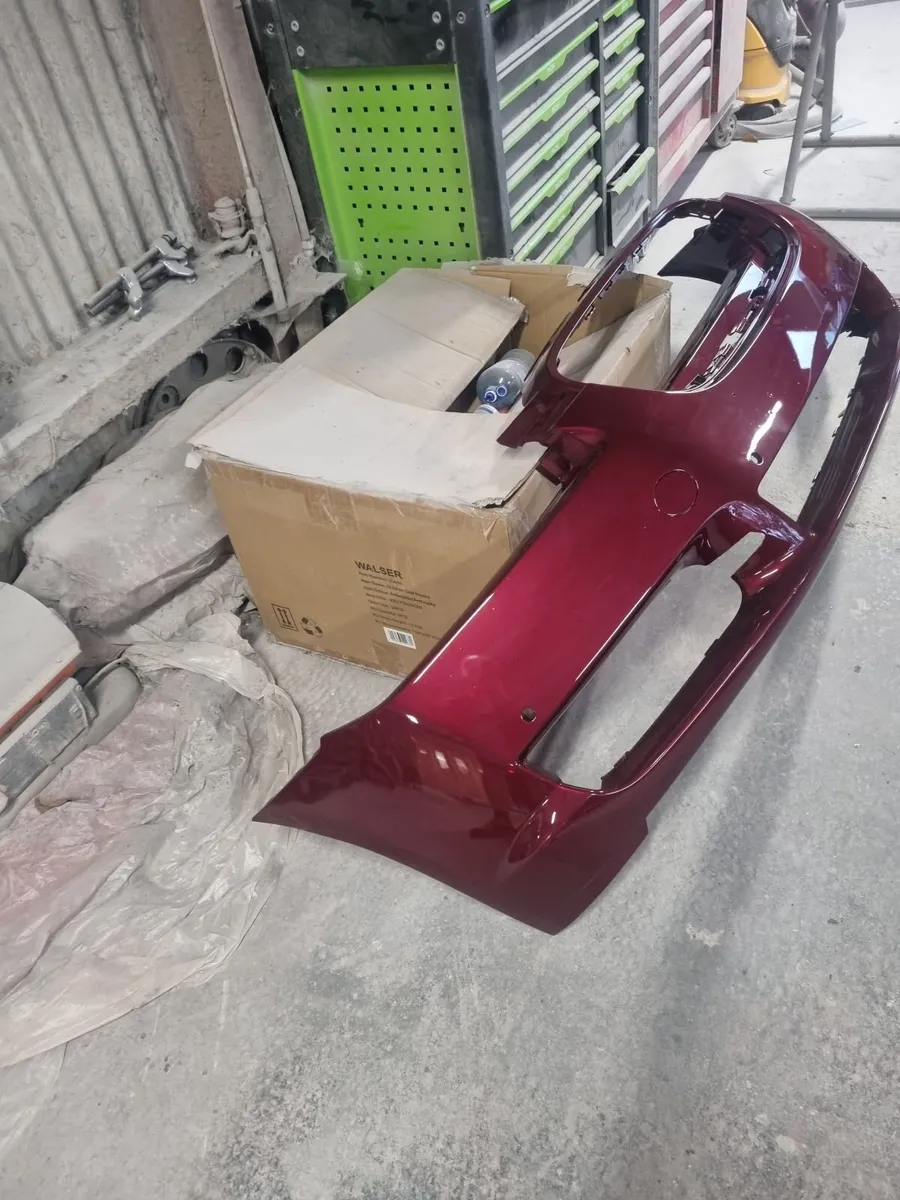 Jaguar front bumper - Image 3