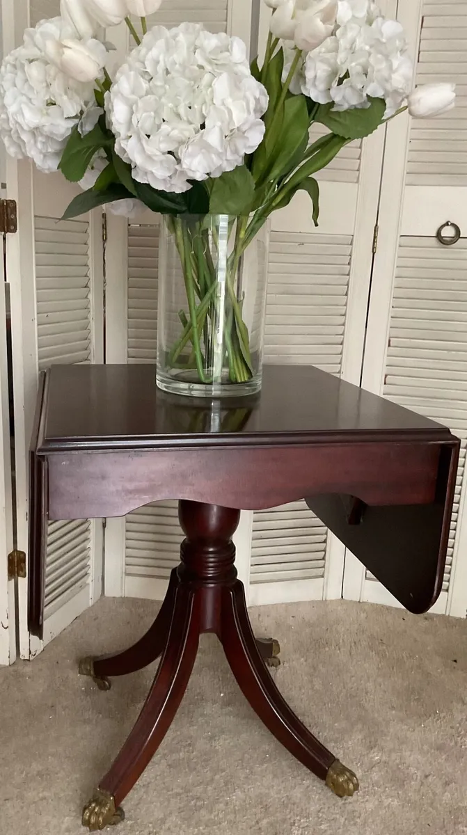 Mahogany. Drop leaf Pembroke table in excellent co - Image 1