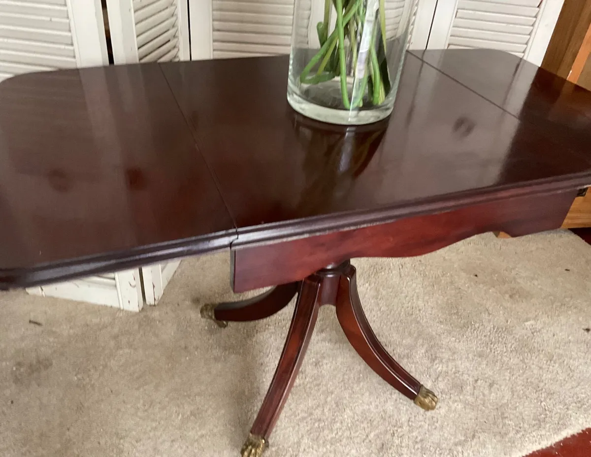 Mahogany. Drop leaf Pembroke table in excellent co - Image 2