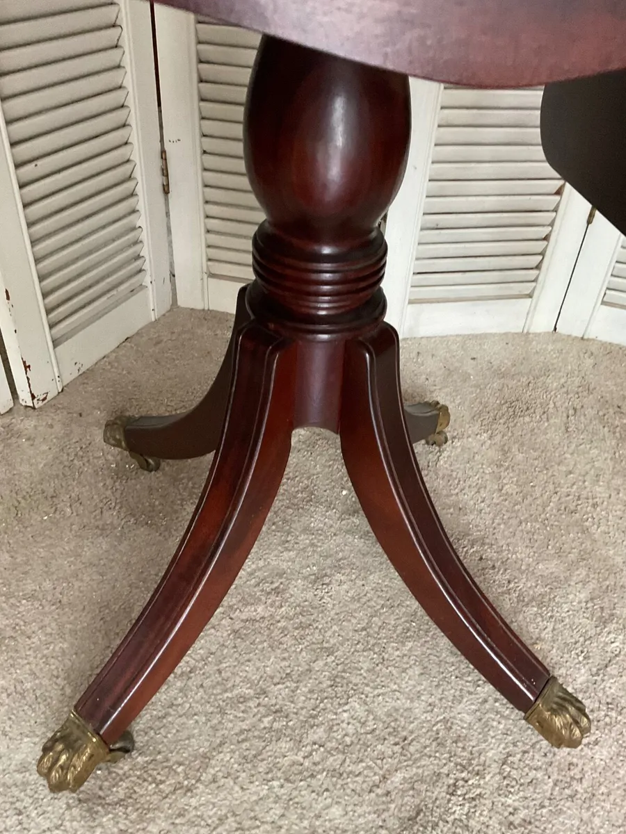 Mahogany. Drop leaf Pembroke table in excellent co - Image 4