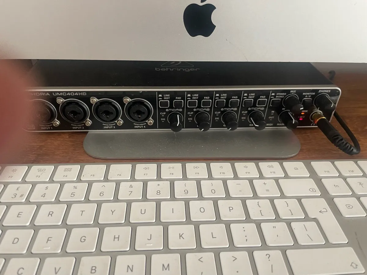 Midi keyboard + IMac apple + interface + speakers - Image 4