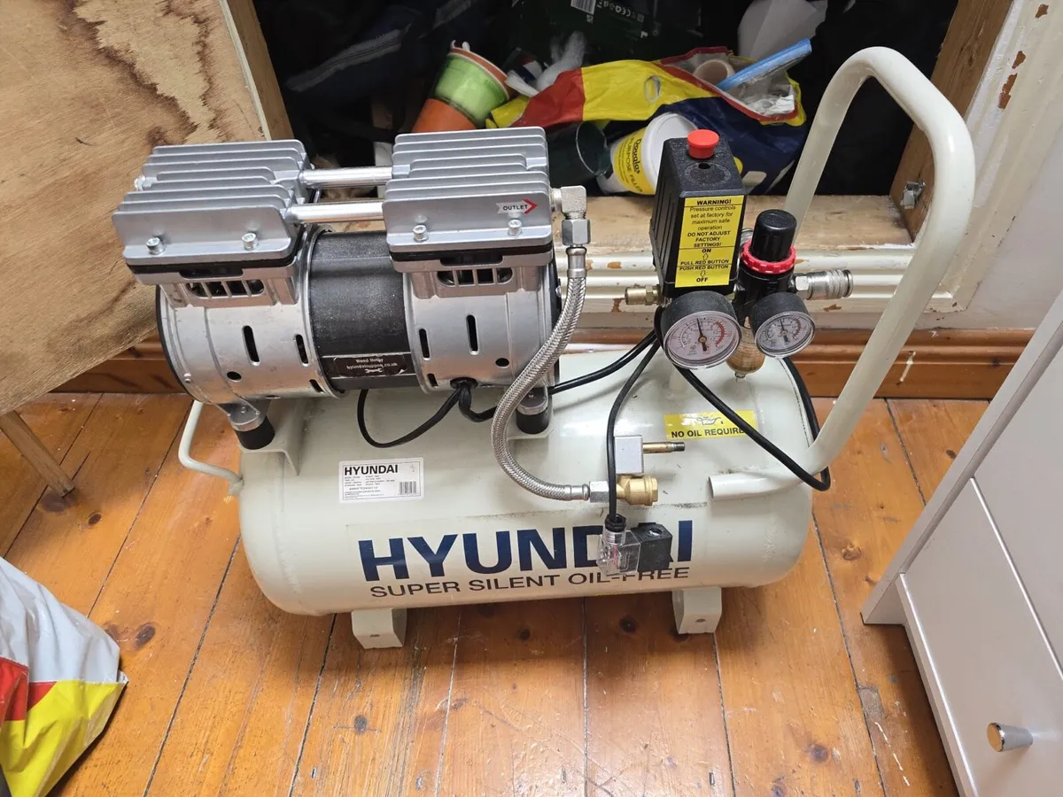 Hyundai air compressor super silent - oil free - Image 1