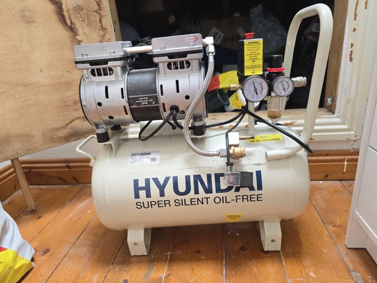 Hyundai air compressor super silent - oil free - Image 2