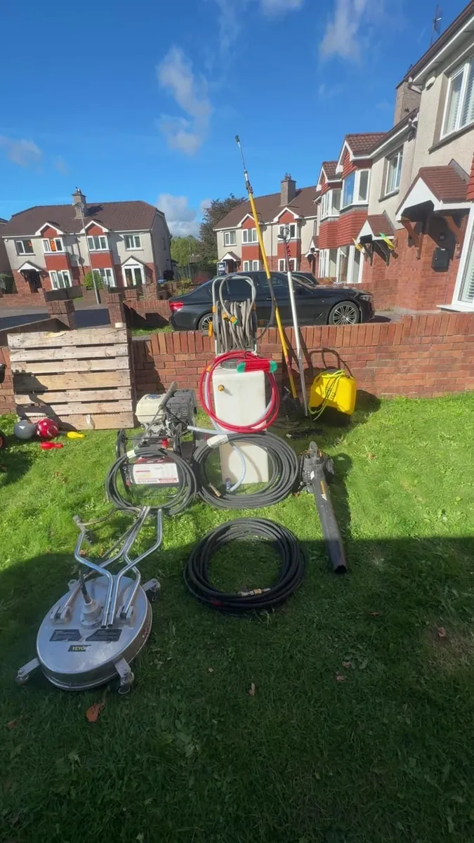 Exterior cleaning business - Image 1