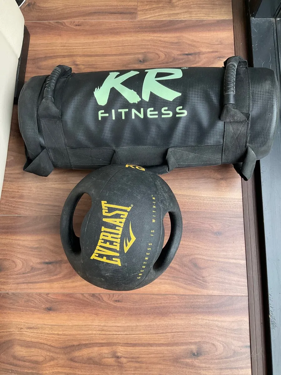 Gym Medicine Ball and 2 Sandbag Weights 20/30kg - Image 1