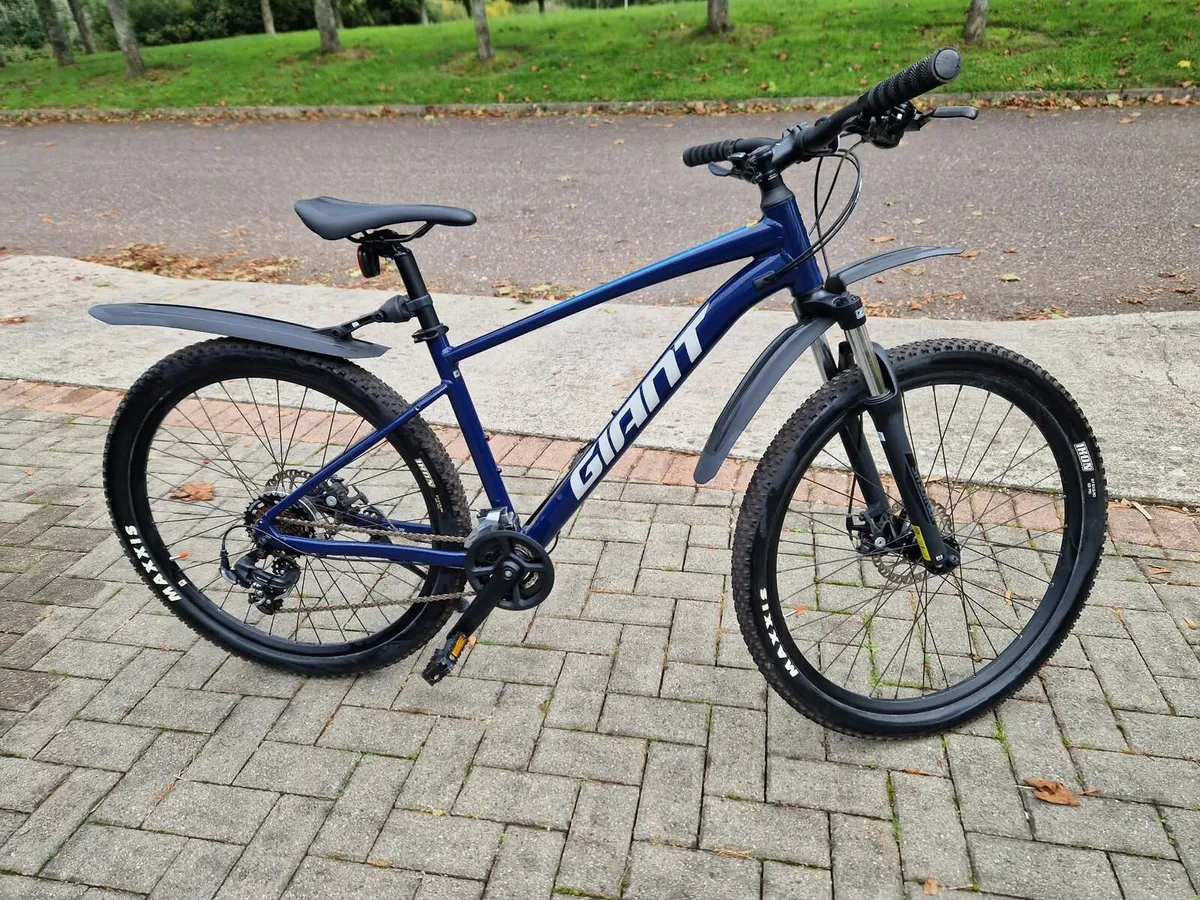 Giant Talon 4 Bicycle - Image 1