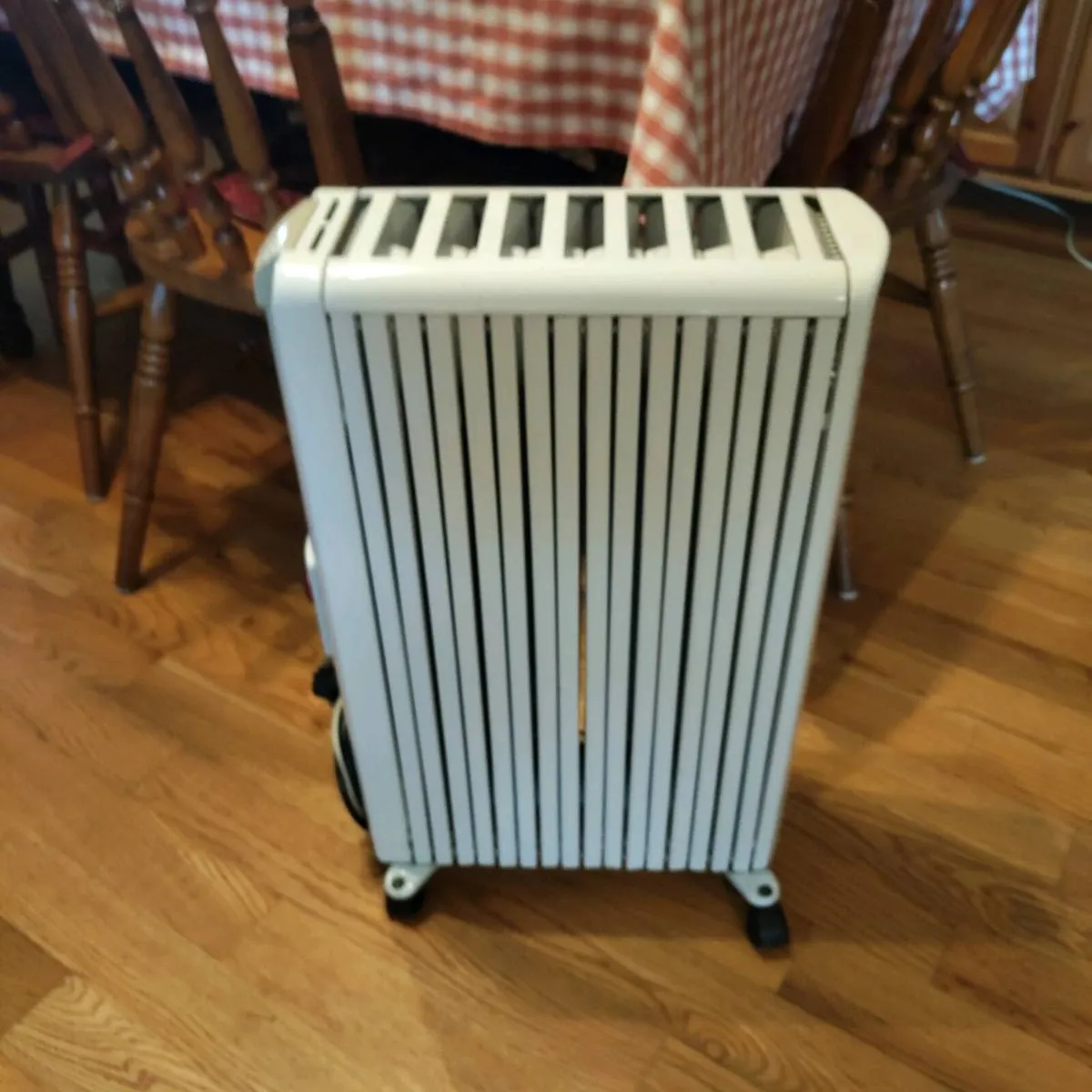 DeLonghi Oill filled Radiator - Image 1