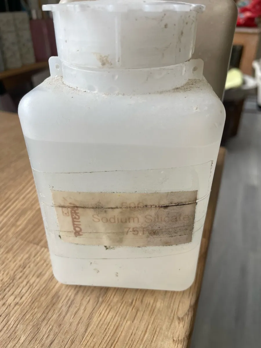 Sodium Silicate & Pottery Wax - Image 1